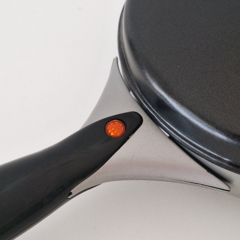 VillaWare plug-in crepe maker - Picture 5 of 7